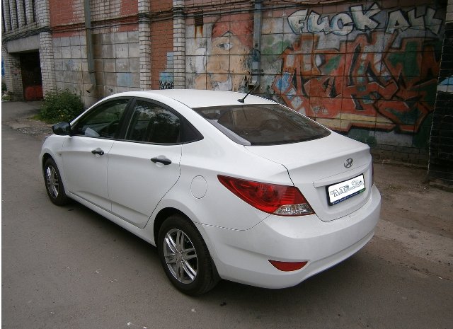 Фото Hyundai Solaris. Вид сзади. Фото Hyundai Solaris. Вид сзади.