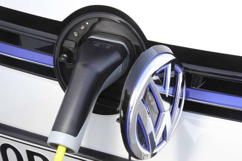 Зарядка автомобиля производится от электросети