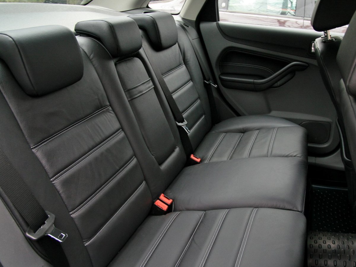 Задний ряд сидений Форд Фокус 2го поколения