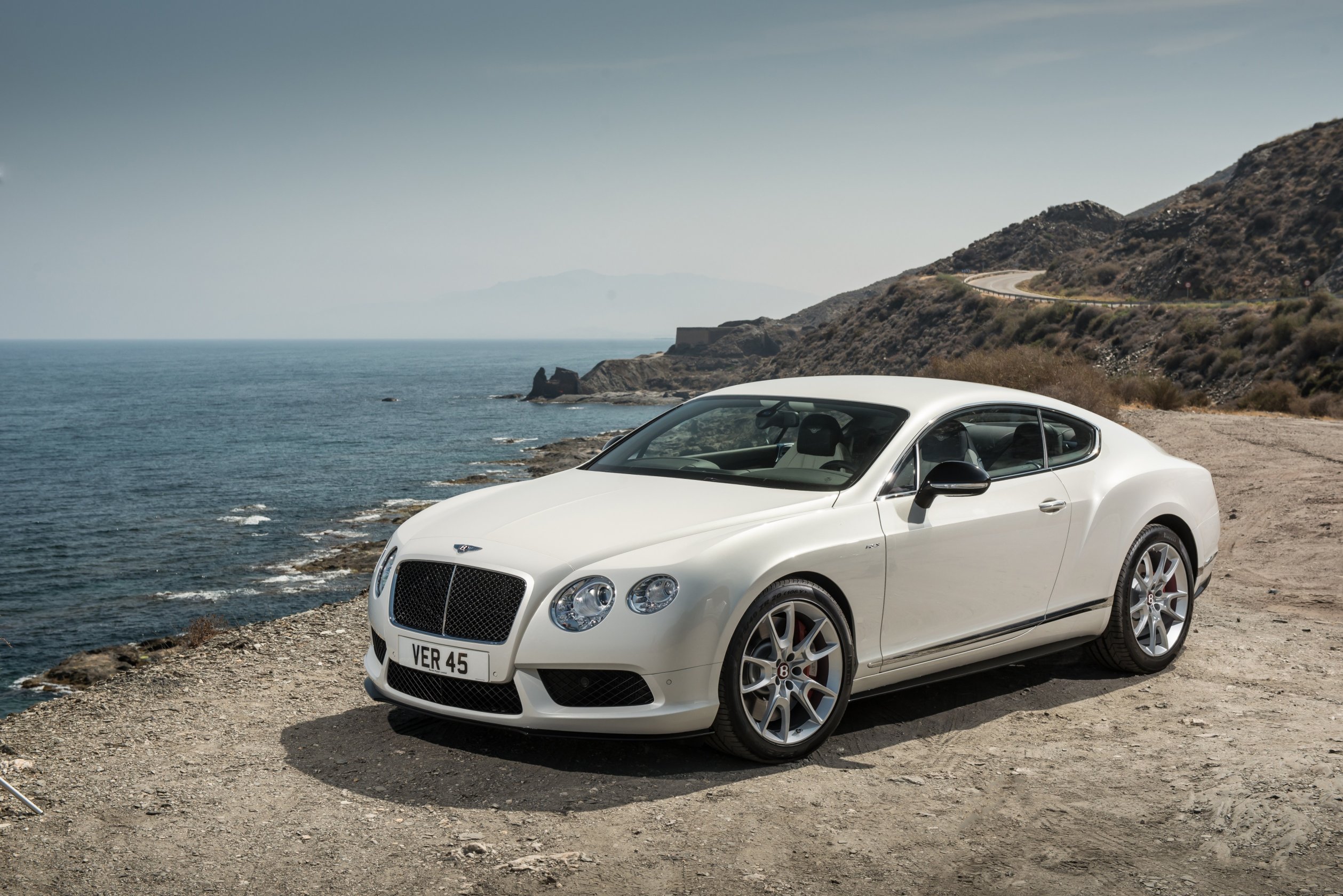 Bentley Continental gt жемчужного цвета