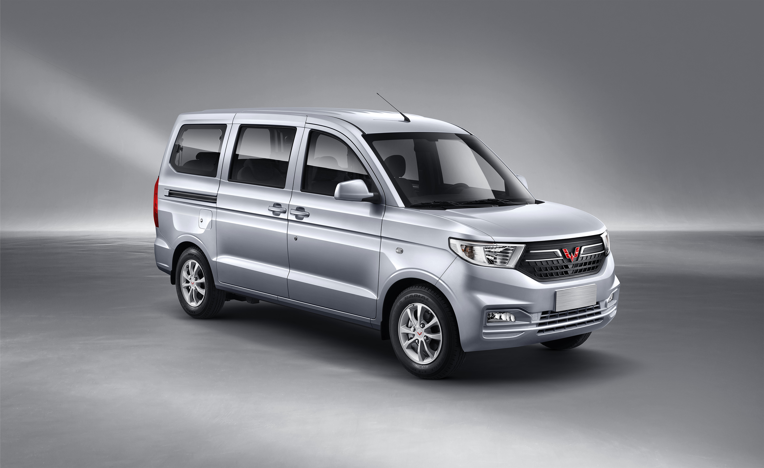 SAIC GM Wuling РјРёРЅРёРІСЌРЅ