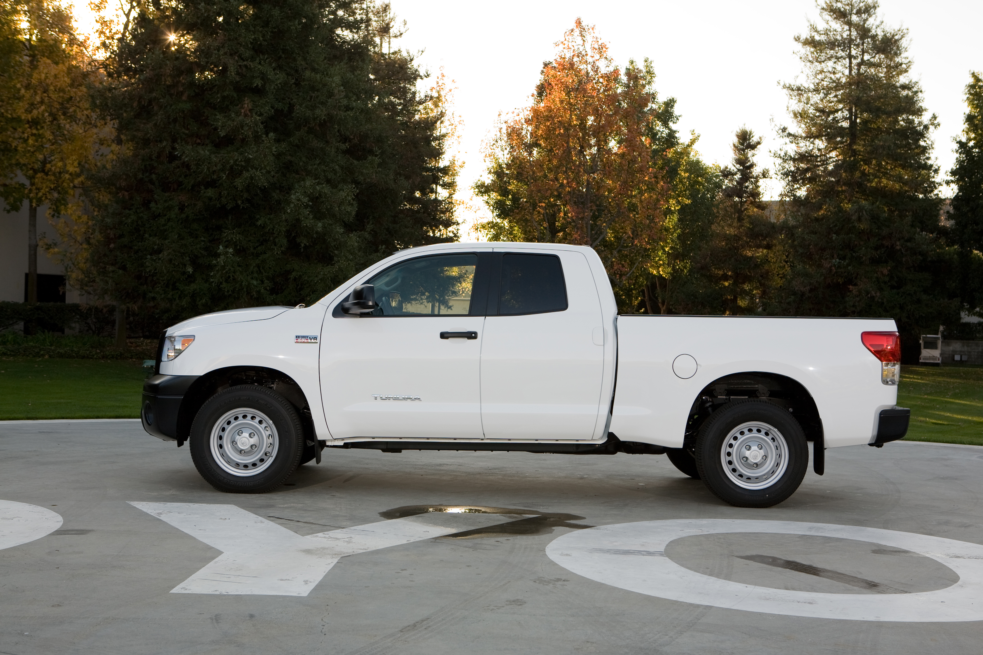 Тойота с кузовом. Toyota Tundra Truck. Пикап Toyota Tundra 2009. Тойота тундра 2500. Toyota Tundra 2007-2013 Side view.