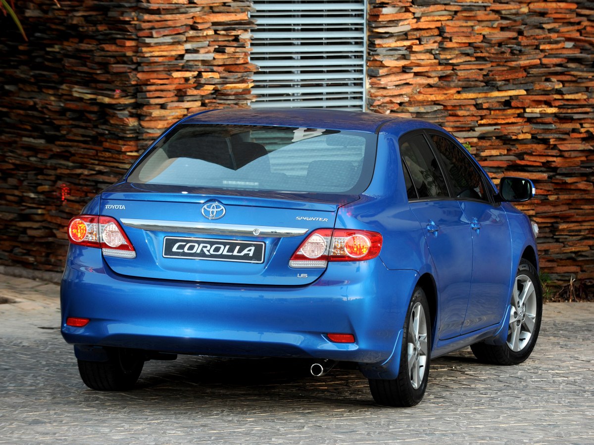 Toyota Corolla 2013 синий