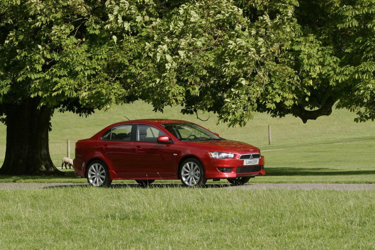 Лансер седан. Lancer 10 2.0. Mitsubishi Lancer 2008. Лансер 10 или Форд фокус 2 Рестайлинг. Mitsubishi Lancer фото 2012.