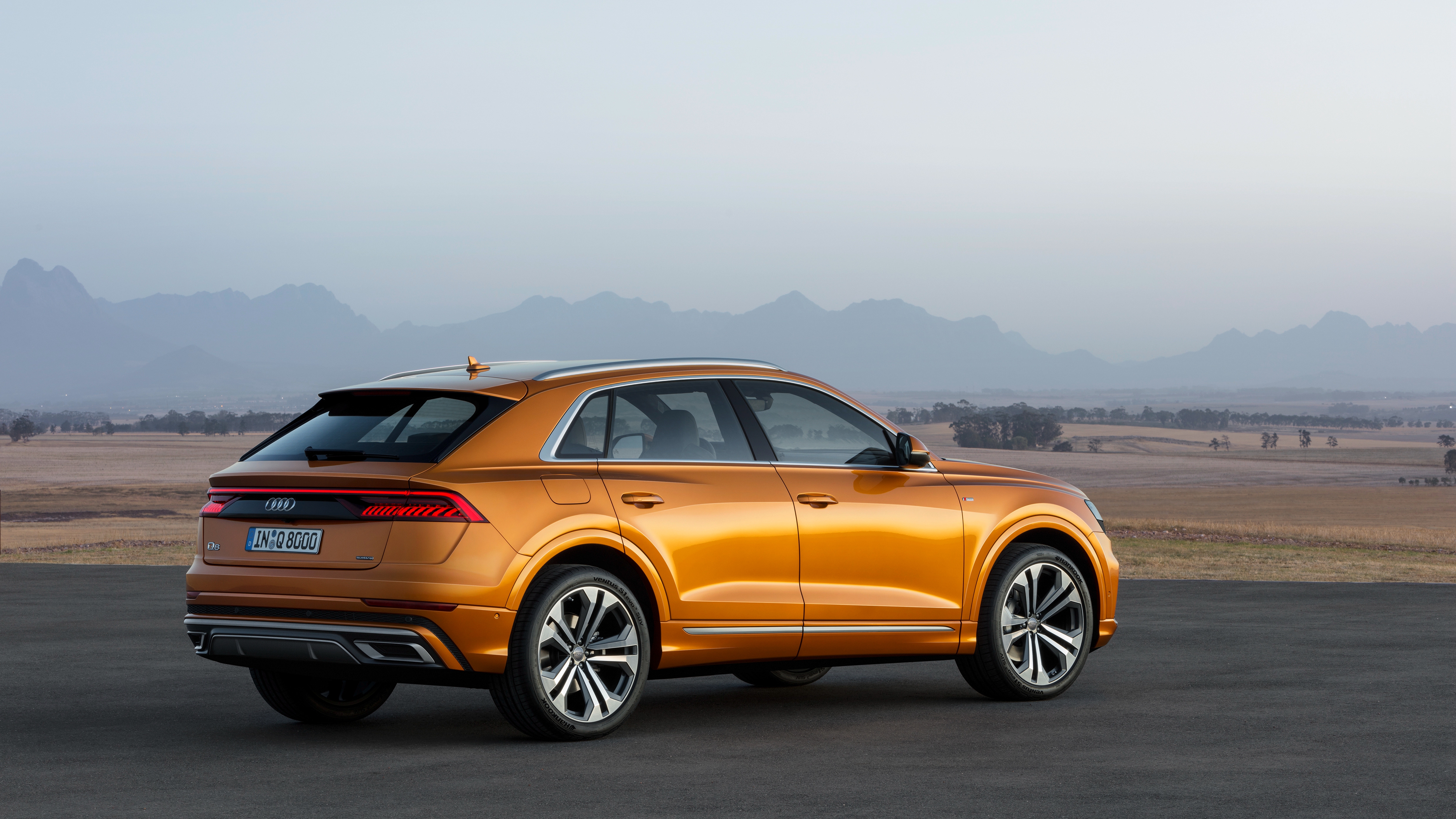 2 8 2019. Audi q8 2018. Новый Audi q8. Ауди q8 2018. Ауди q8 quattro.