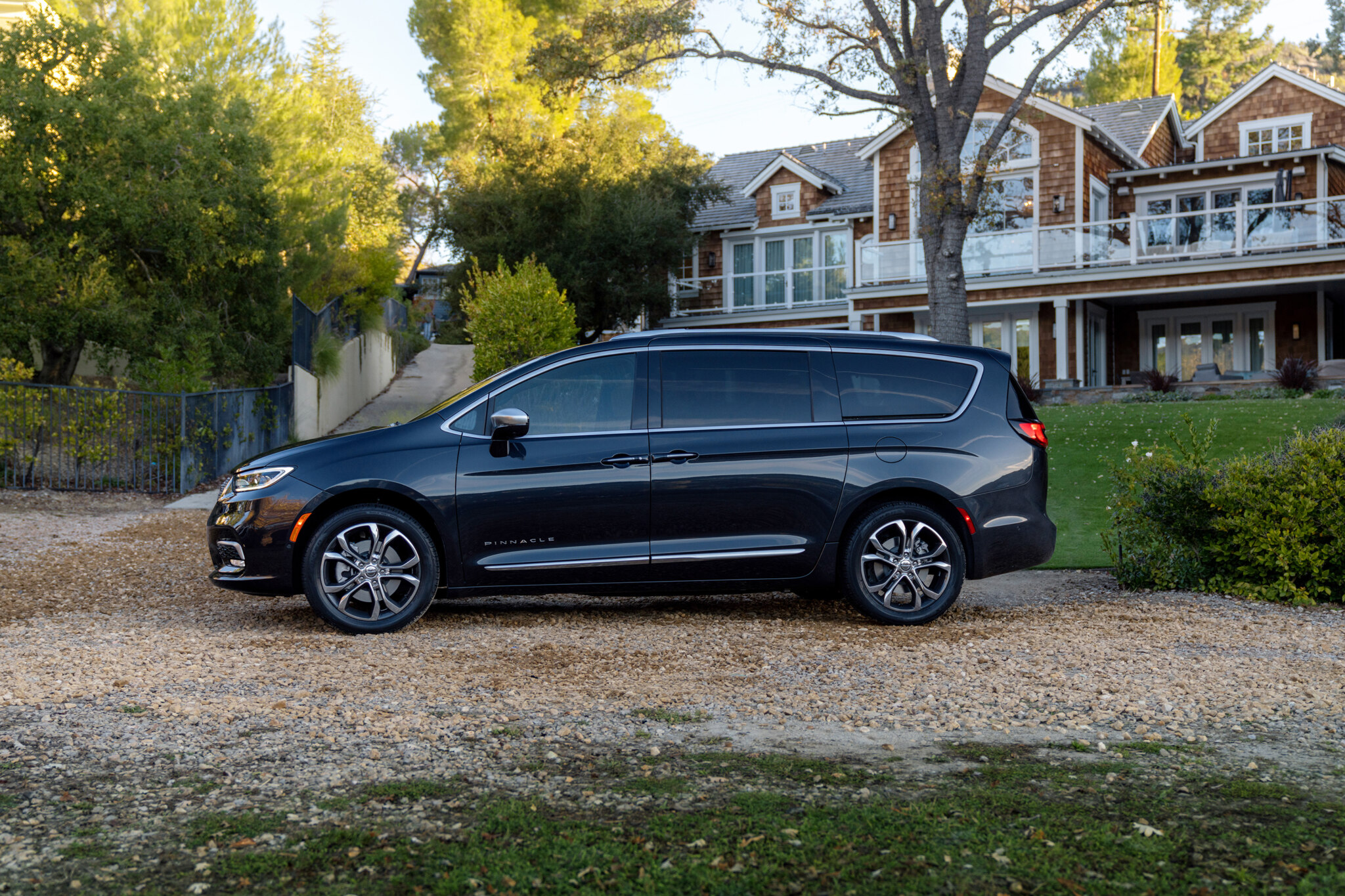 Chrysler Pacifica 2017 салон