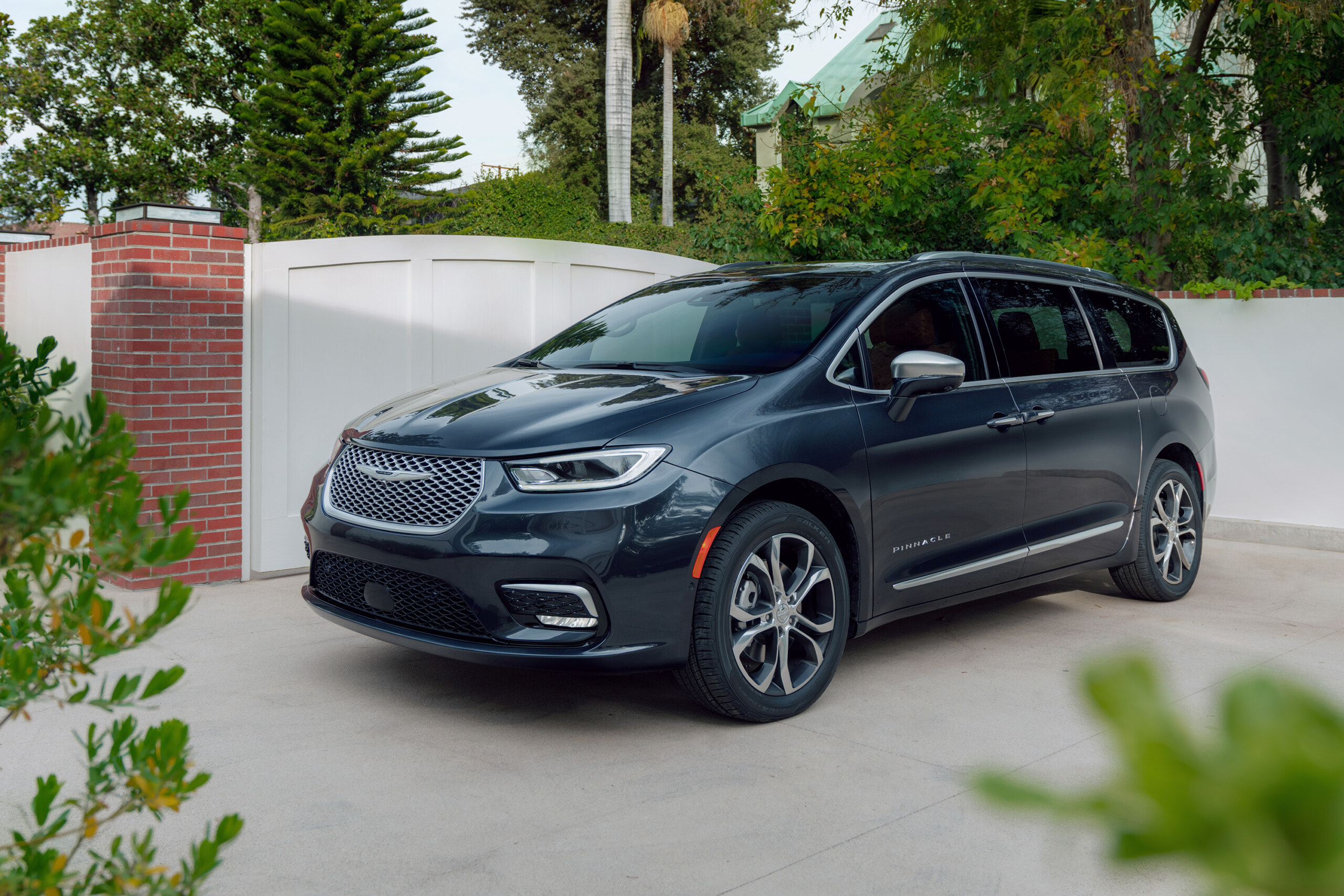 Chrysler Pacifica 2017 салон