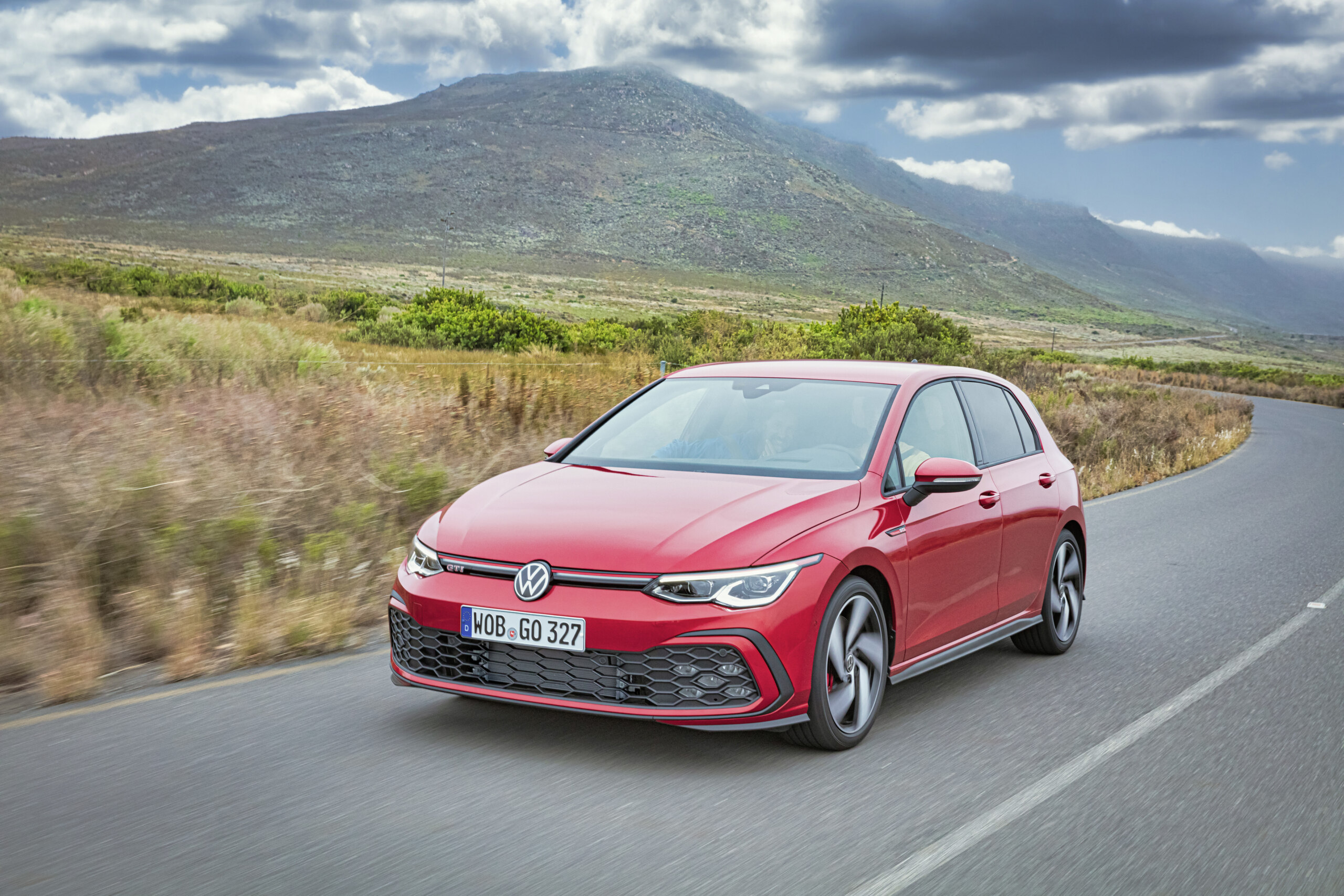 Volkswagen Golf 2020 Yellow