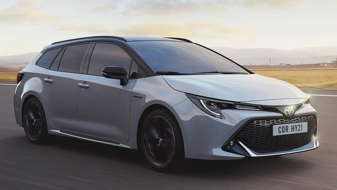 Toyota corolla touring. Тойота Королла универсал 2021. Тойота Королла универсал 2020. Toyota Corolla 2022 универсал. Toyota Corolla Sport 2021.