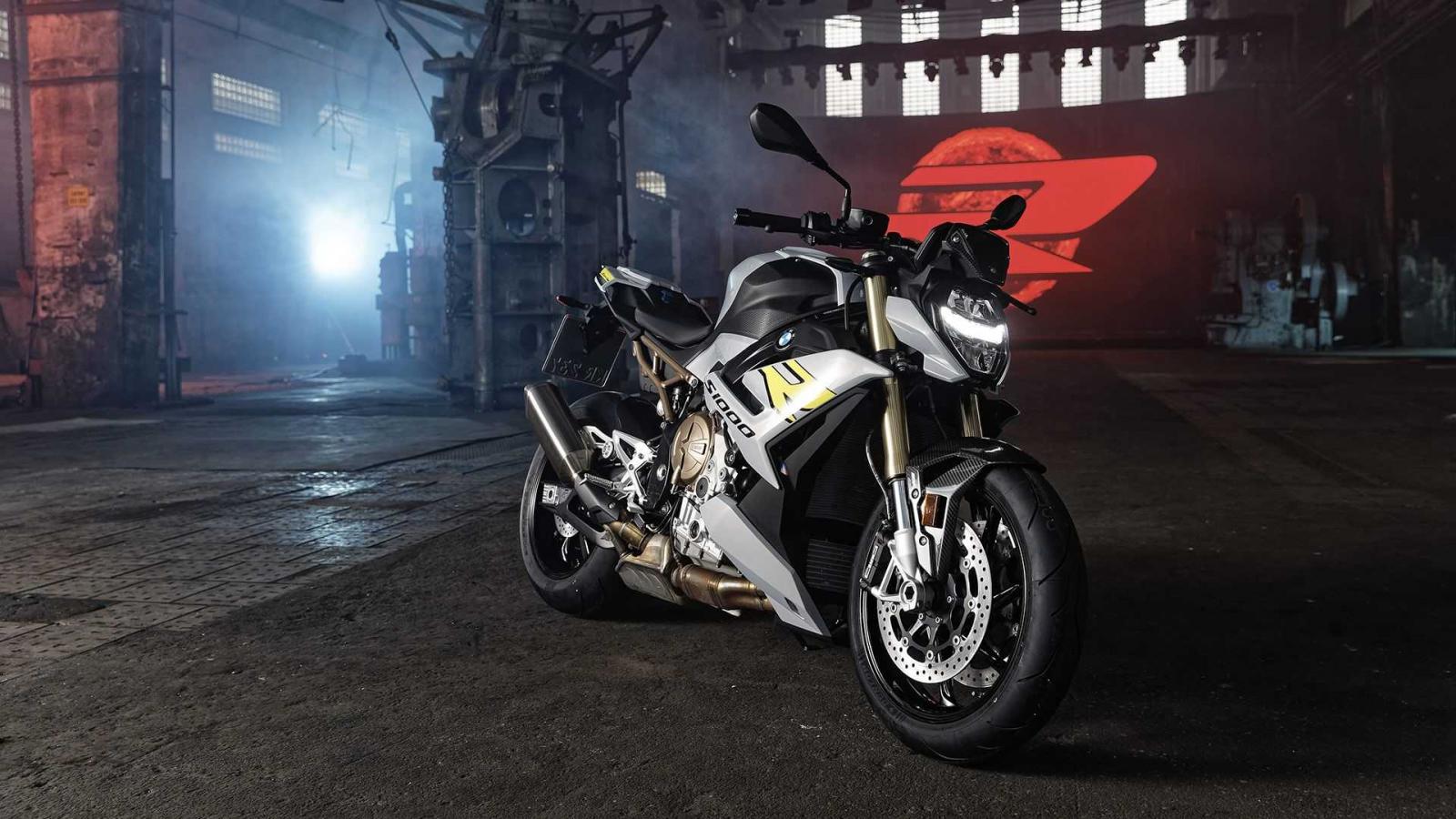 BMW s1000r с прямотоком