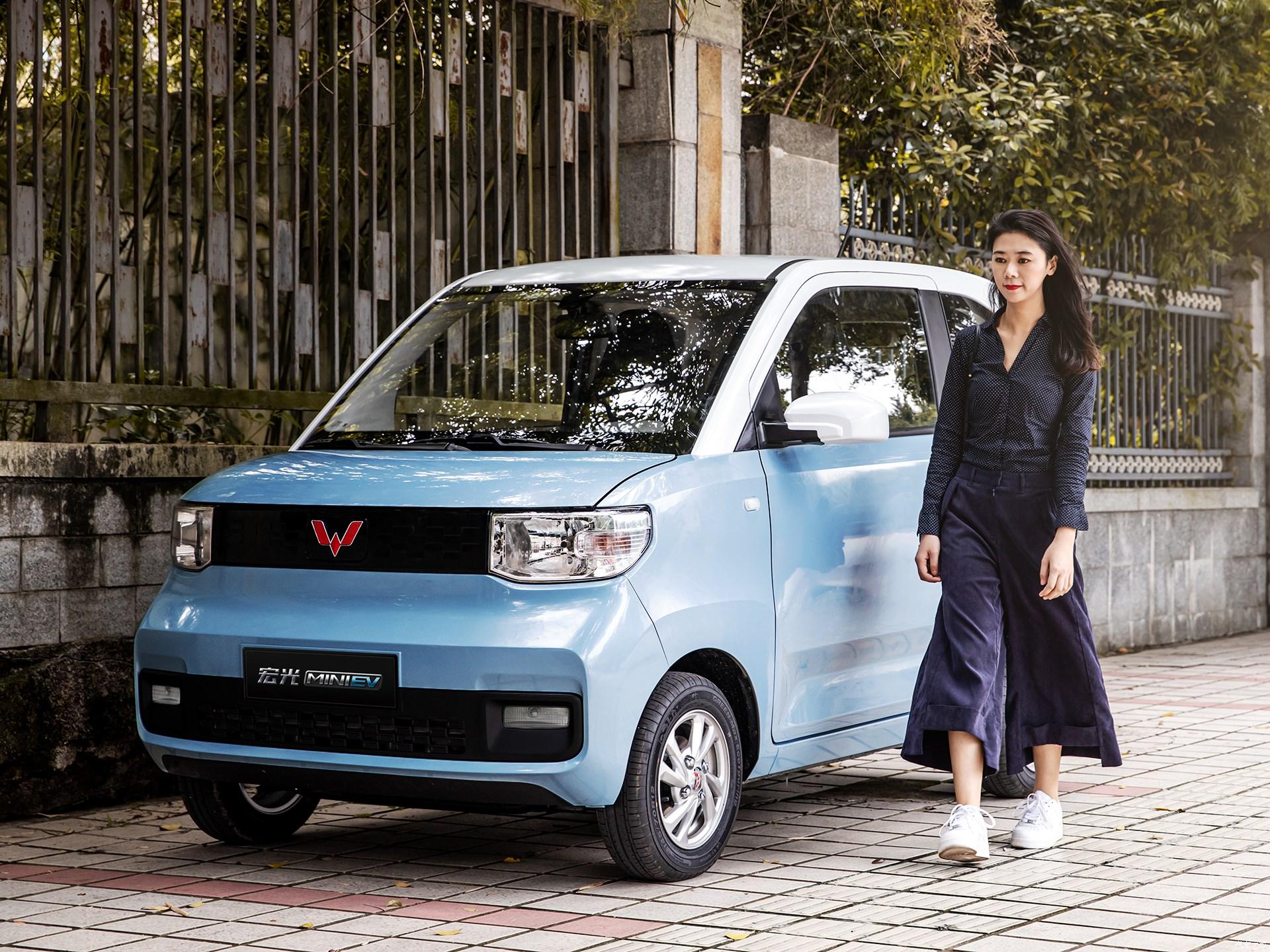 Самый дешевый китайский авто. Wuling Hongguang Mini ev. Электромобиль Hongguang Mini ev. Китайский электромобиль Wuling Hongguang Mini ev. Wuling Hongguang Mini ev 2022.