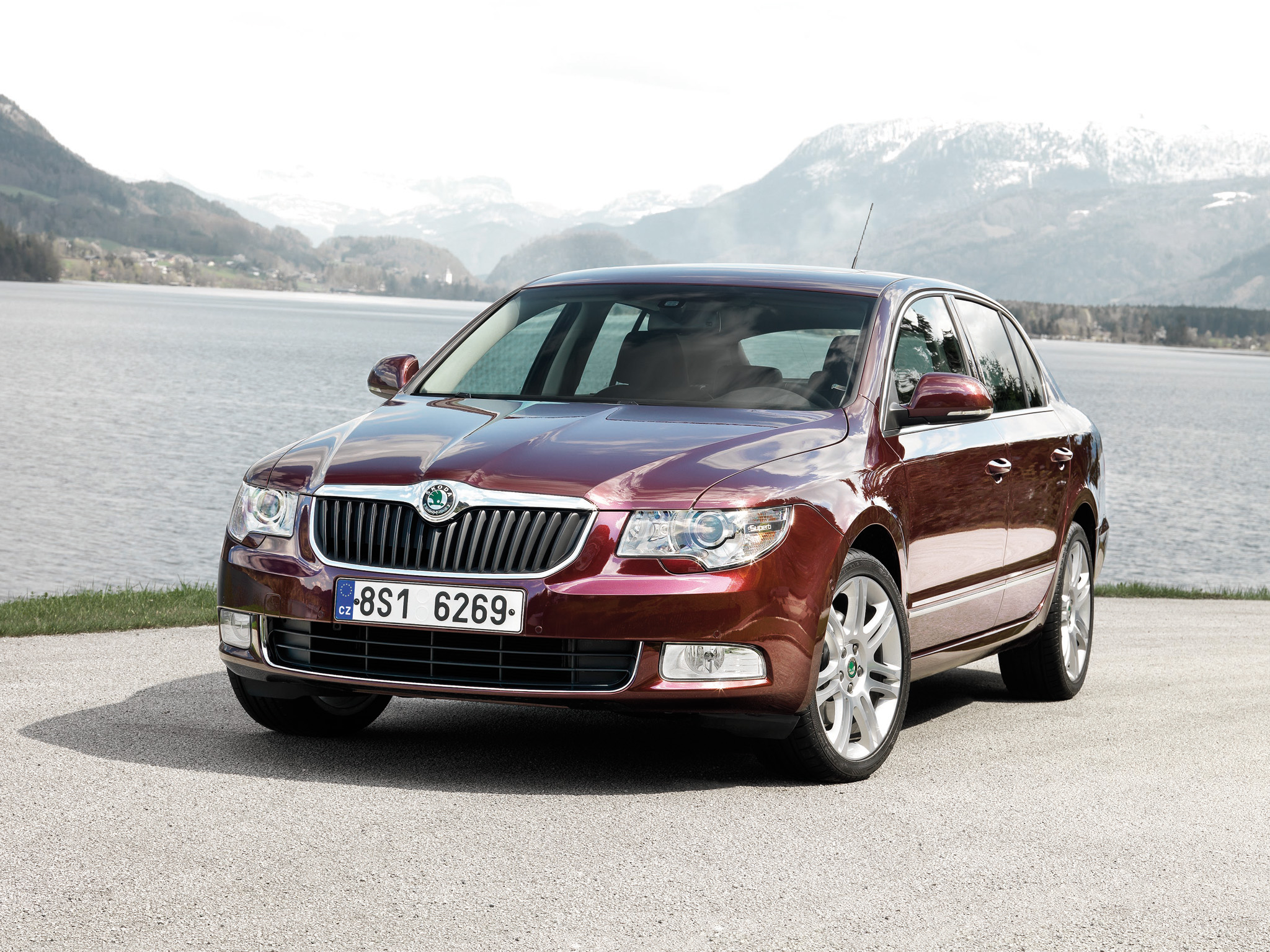 Шкода суперб поколения. Skoda Superb 2008. Skoda Суперб 2008. Шкода Суперб II (2008). Шкода Суперб седан 2008.