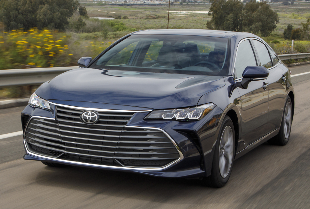 Toyota Avalon 2015 vs Toyota Camry 2015