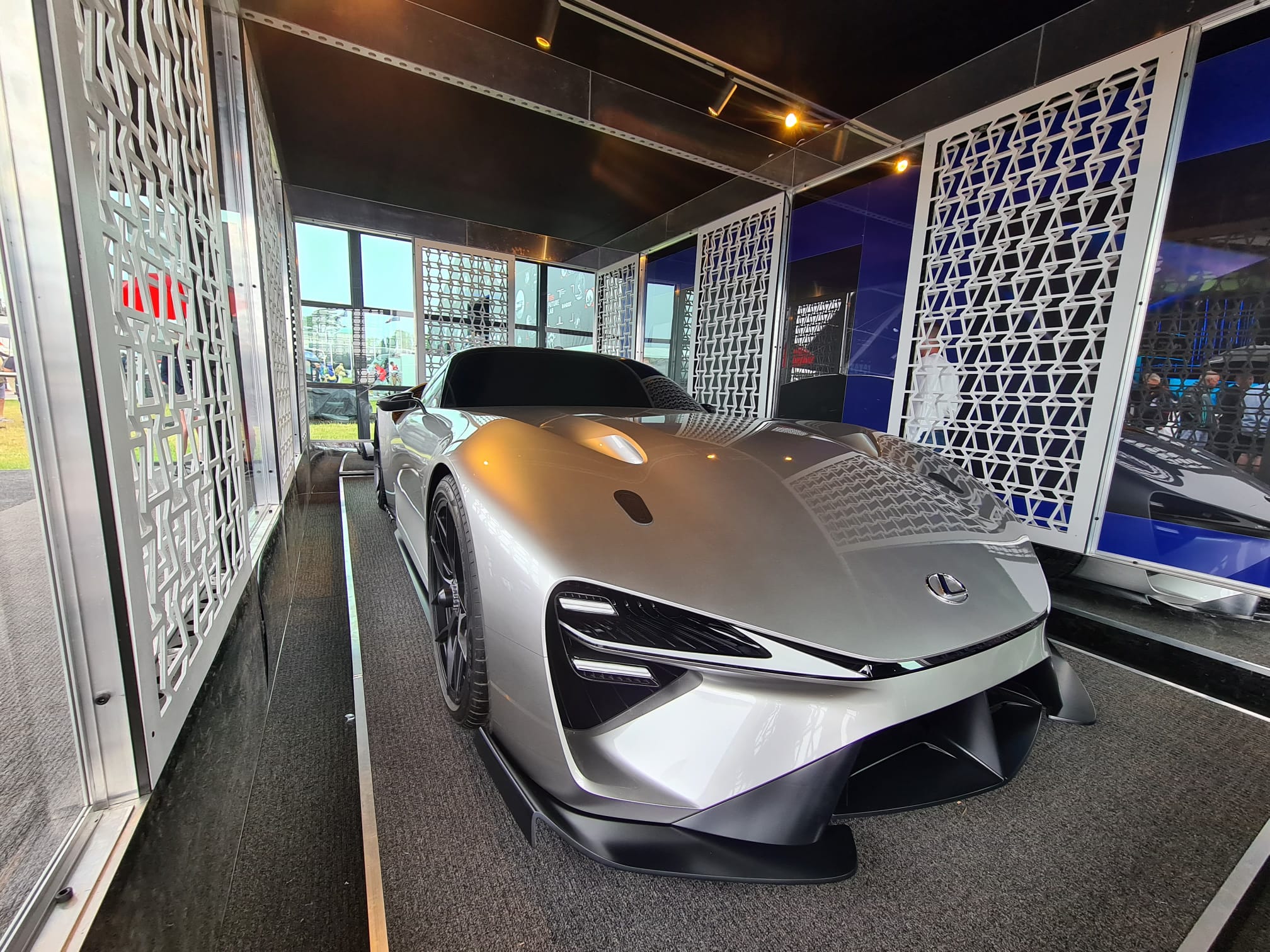 Лучшая машина 2023 года. Lexus LFA 2022 Concept. Тесла спорткар 2023. Машины в будущем. Суперкары будущего.