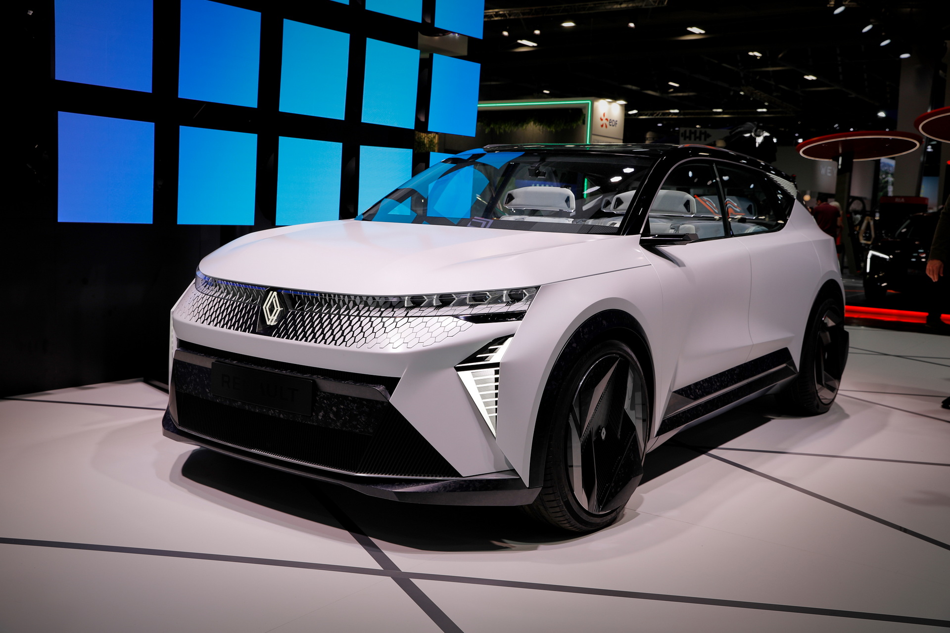 Купить новый автомобиль в 2024 году. Renault Scenic 2024. Рено новые модели 2022. Ауди концепт 2022. Рено электромобиль 2022.