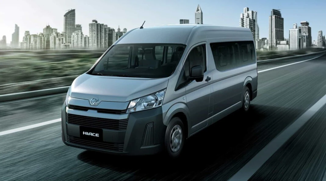 Общее впечатление за рулём Toyota Hiace