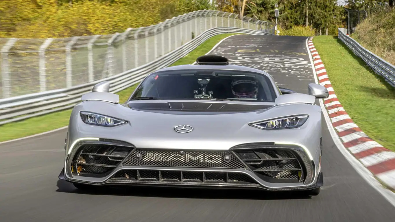 Гиперкар Mercedes AMG one