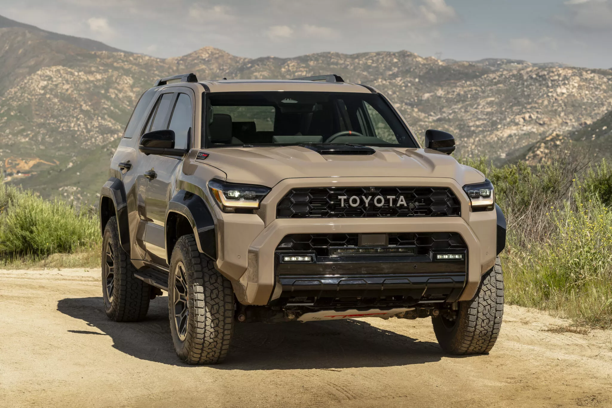 Лучше на бездорожье и экономичнее: Toyota 4Runner нового поколения  официально представлен