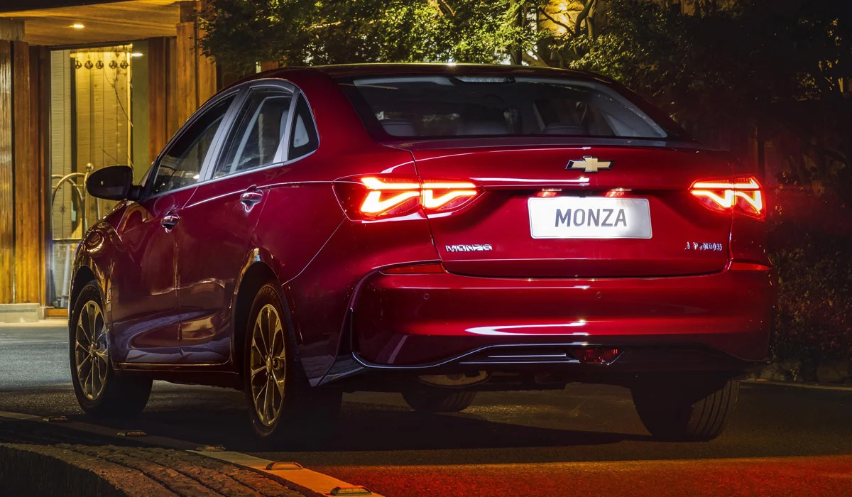Chevrolet Monza теперь дешевле «Гранты»: седан предлагают всего за 1,49 млн рублей