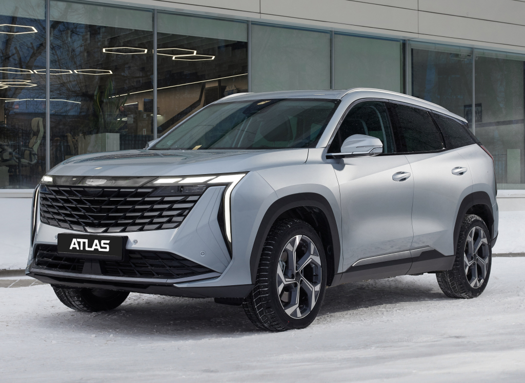Кроссовер Geely Atlas теперь предлагается со скидками: модель подешевела на 100 тысяч рублей