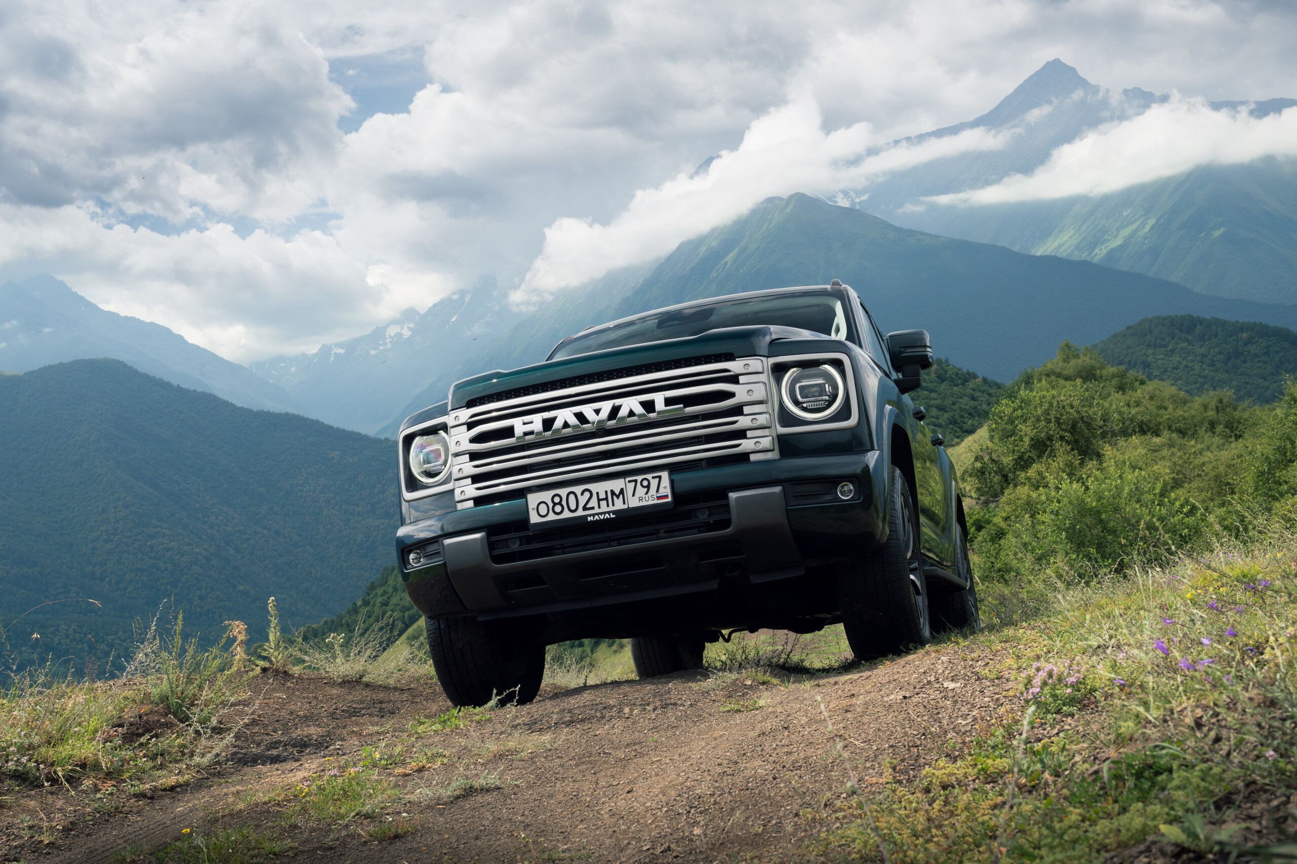Эксперт сравнил версии Haval H9 для России и Китая: найдены визуальные и практические отличия