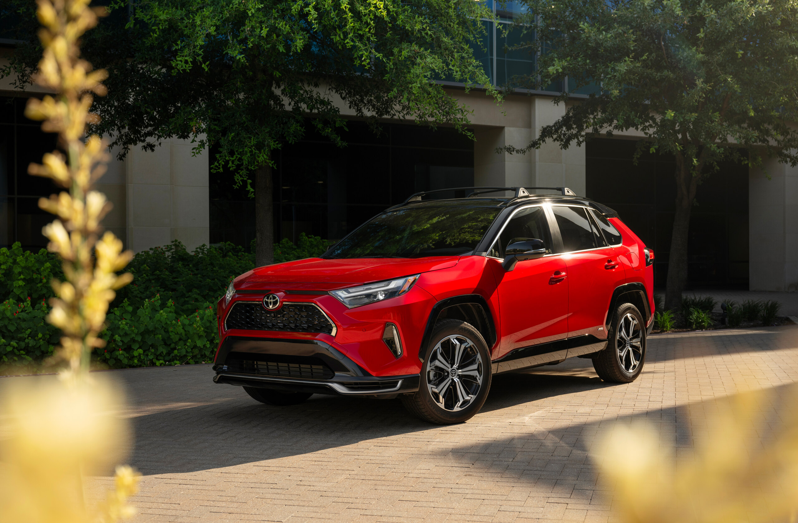 Полноприводный Toyota RAV4 по цене Geely Atlas: кроссовер предлагается за 3,5 млн рублей