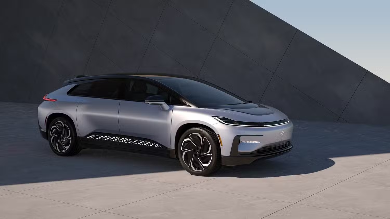 Китайские модели Faraday Future FX переходят на гибридные технологии с искусственным интеллектом