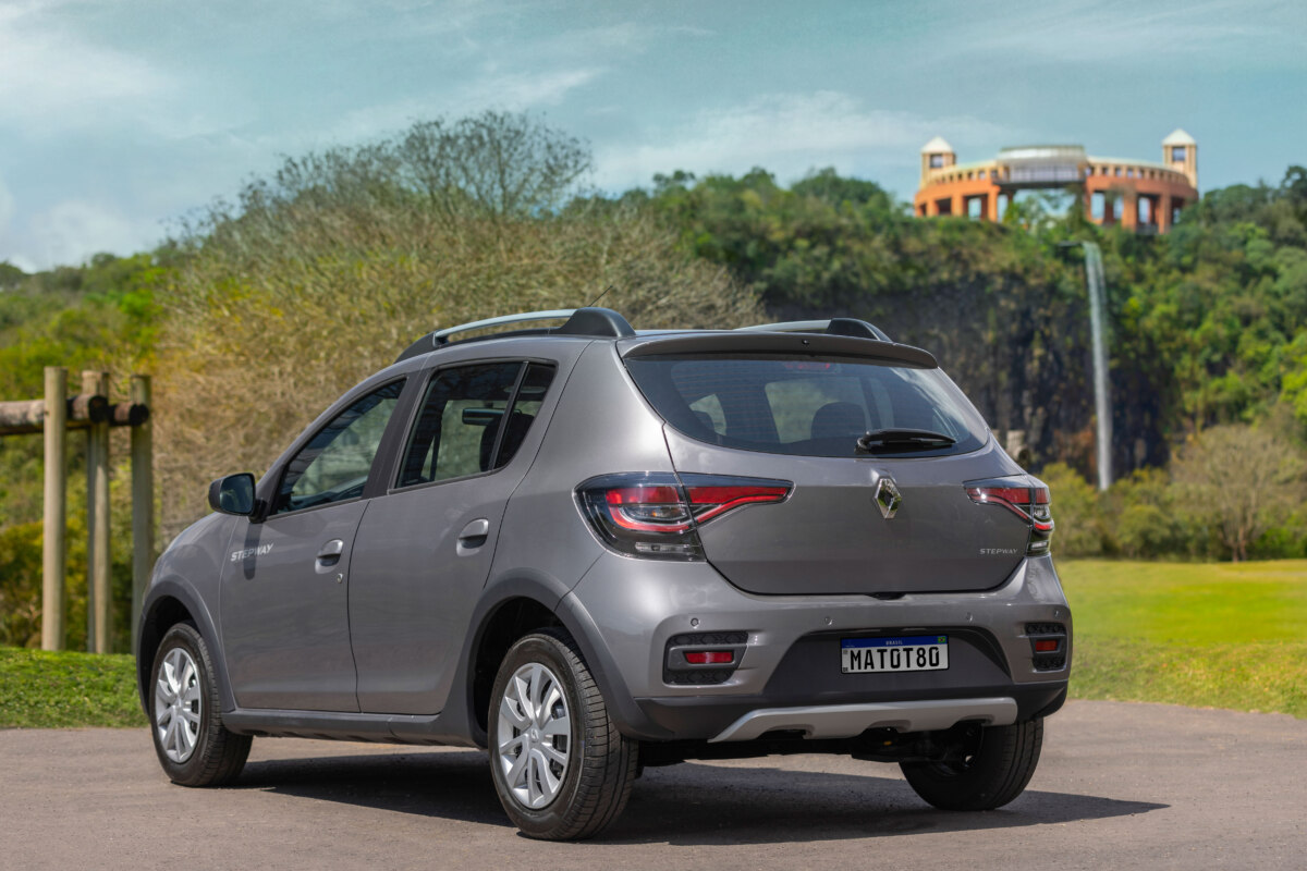 3-летний Renault Sandero Stepway без пробега продается в России: за него просят 1,8 млн рублей