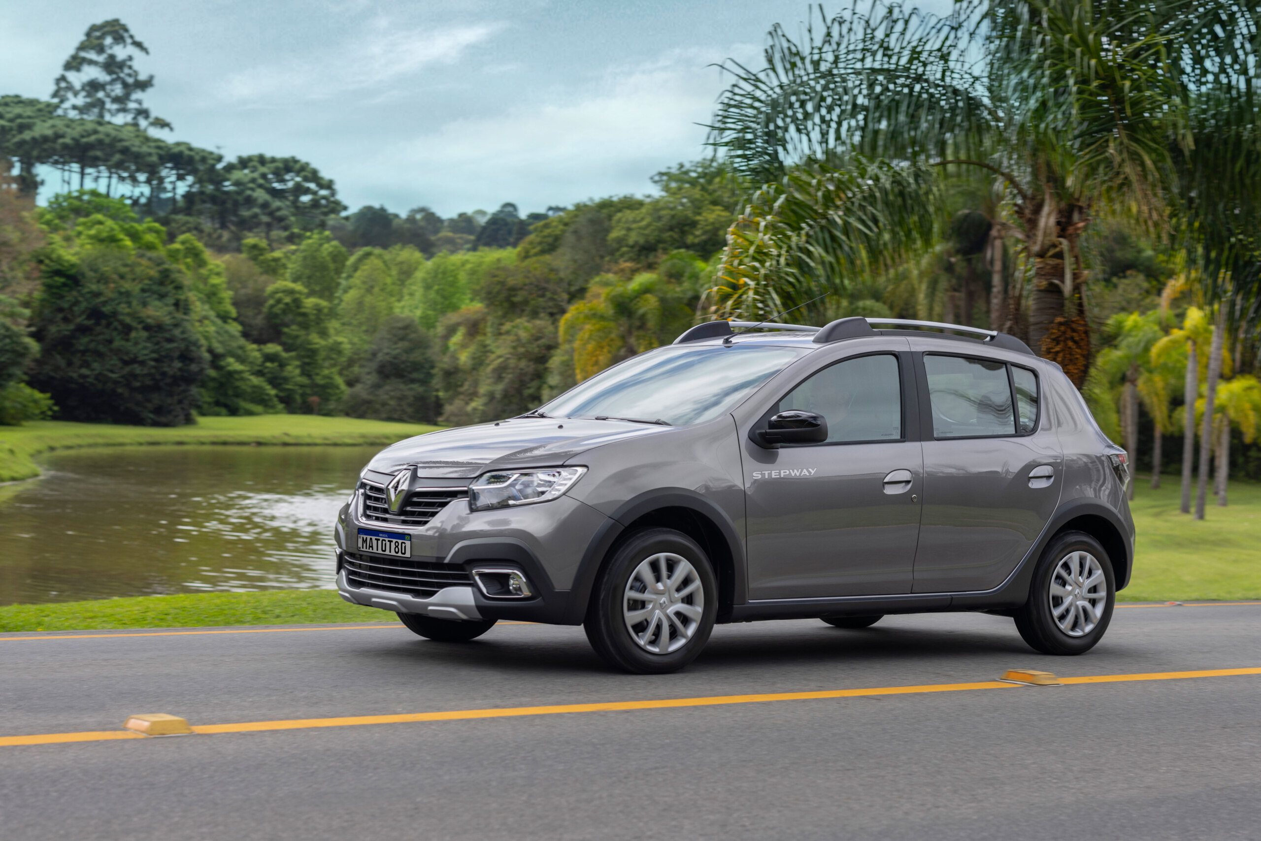 3-летний Renault Sandero Stepway без пробега продается в России: за него просят 1,8 млн рублей