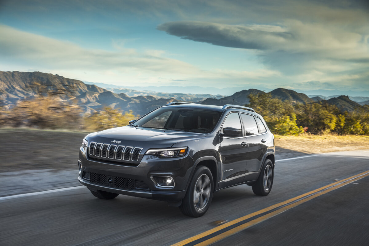 Культовый Jeep Cherokee навсегда уходит с рынка, но ему уже готовится замена: все подробности