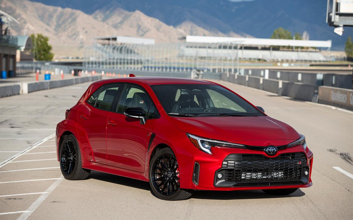 Toyota GR Corolla стал доступен на рынке России: цены начинаются от 5,8 млн рублей