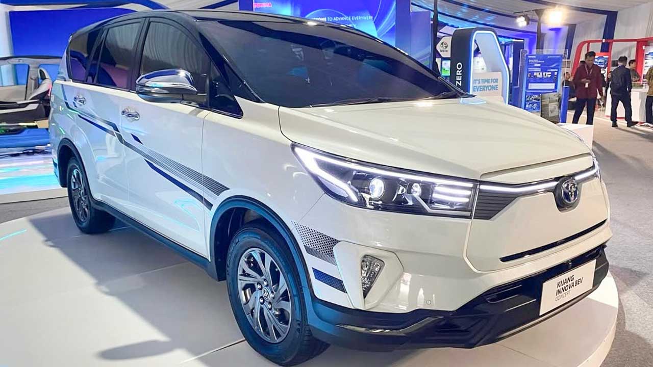 В 2025 году дебютирует новая Toyota Innova — 7-местный минивэн с экономичным 184-сильным двигателем