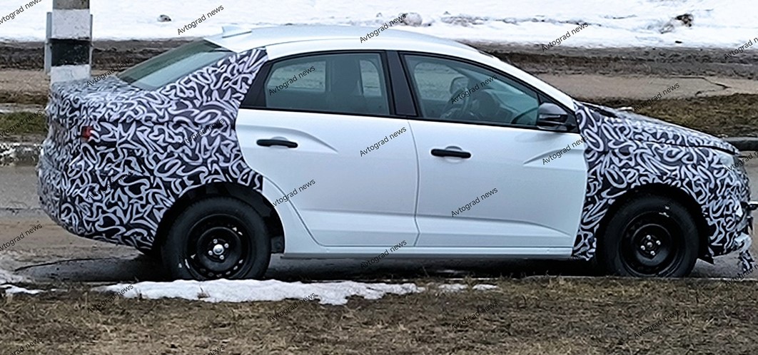 На новых фото раскрыта самая дешевая версия Lada Iskra: модель выведена на дорожные тесты