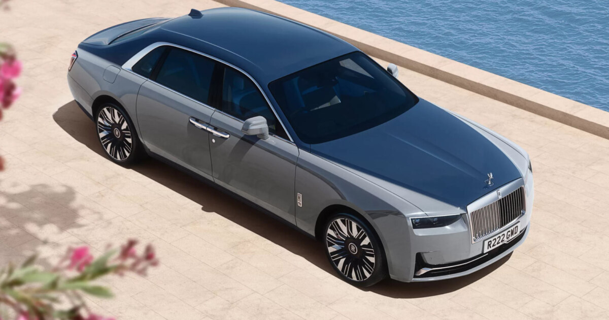 Rolls-Royce Ghost Extended Series II выставлен на продажу по цене загородного дома в Подмосковье