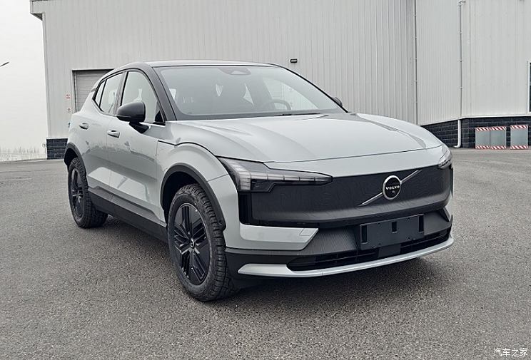 Новый Volvo EX30 Cross Country поступит в продажу в этом году: его уже показали на фото