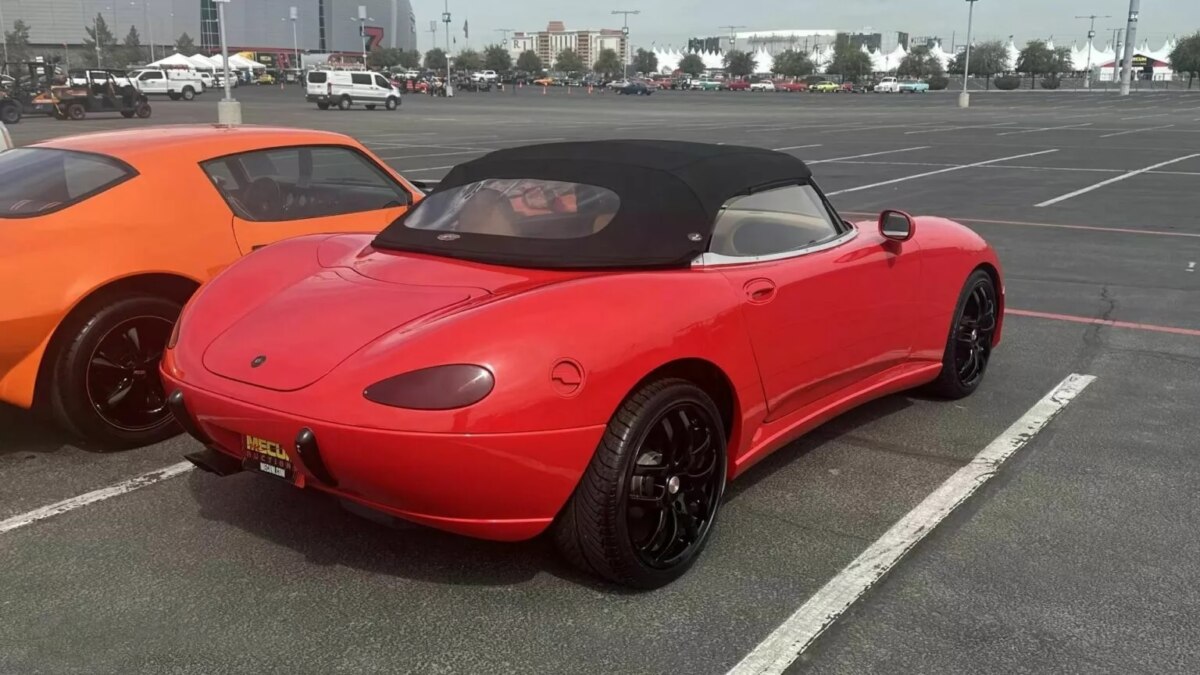 Porsche 928 с дизайном в стиле Mazda MX-5 выставлен на продажу: все подробности