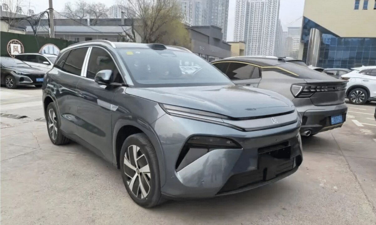 В дилерские центры начал поступать 7-местный BYD Tang L мощностью 1086 л.с.: «живые» фото