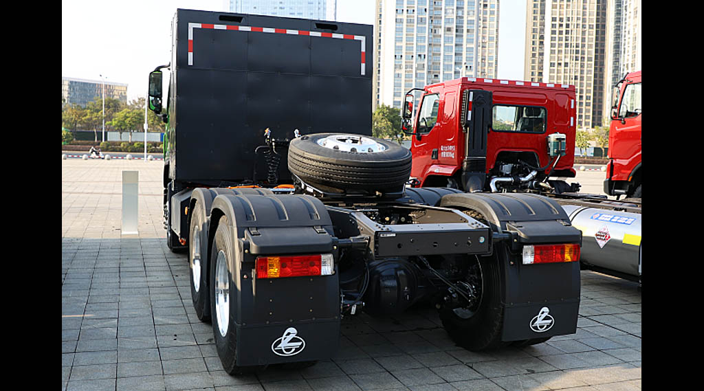 Dongfeng представил обновленный седельный тягач Chenglong H5, изготовленный из легких материалов