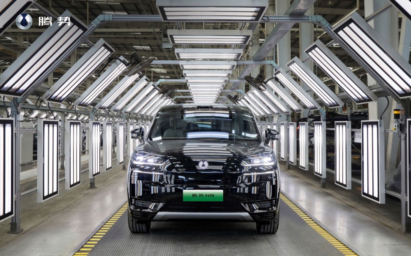 BYD Denza N9 официально представят 21 марта: 7 мест, 4 экрана и дизайн в стиле Range Rover