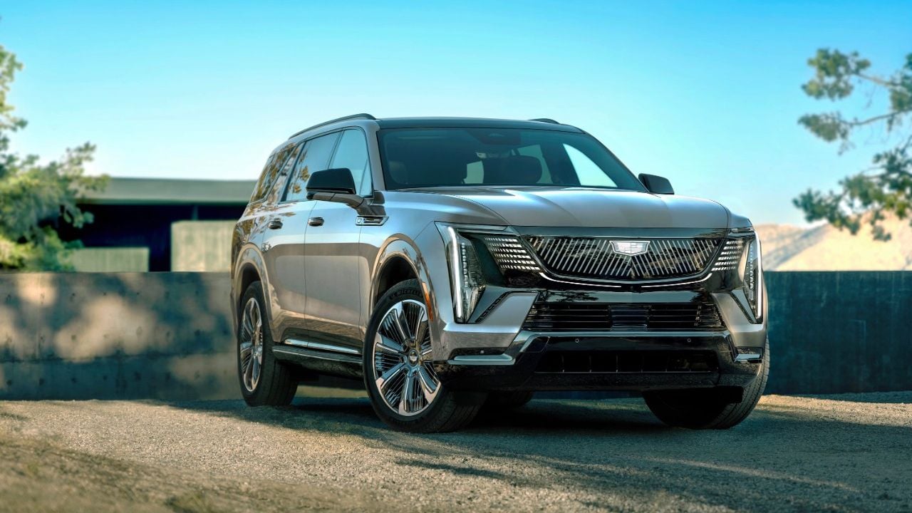 Новая версия Cadillac Escalade длиннее фургона Mercedes V-Class: представлена модификация IQL