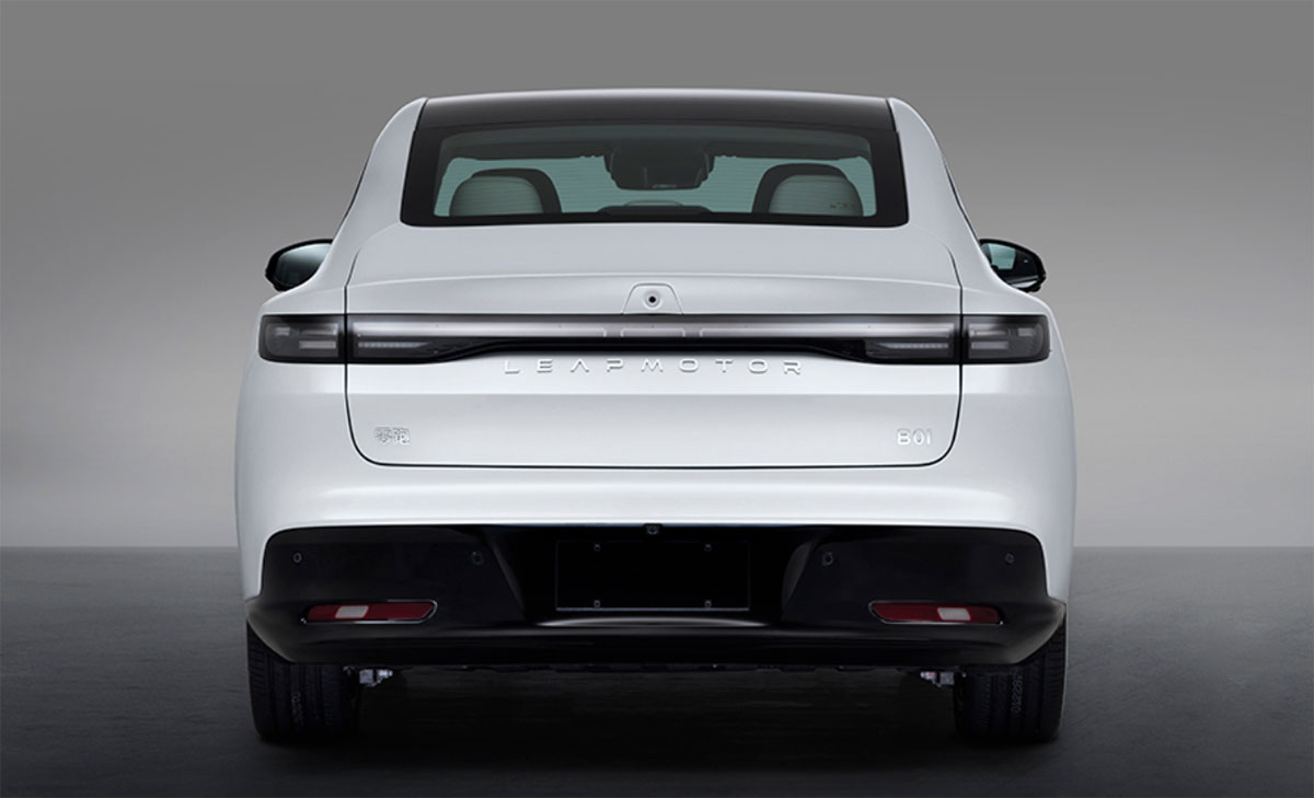 Leapmotor показал новый седан B01: его официальный дебют состоится 23 апреля