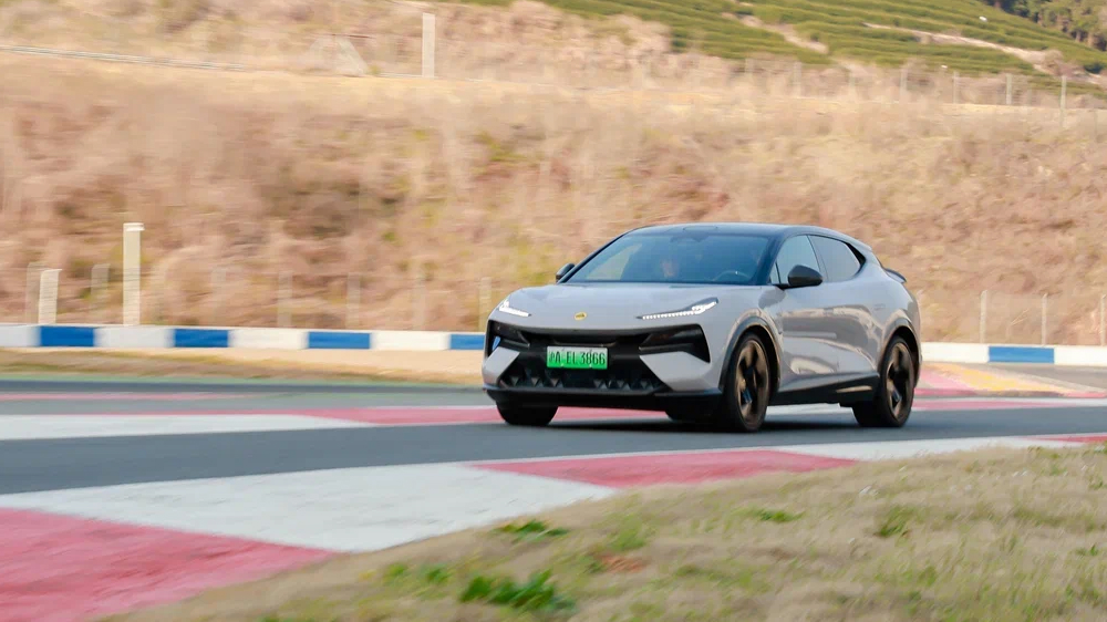 Бренд Lotus ищет лазейку для выхода на российский рынок: продажи пока идут в обход официалов