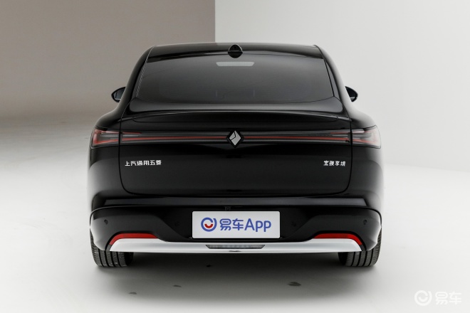 Седан Baojun Xiangjing будет показан на автосалоне в Шанхае: его цена составит от 1,48 млн рублей