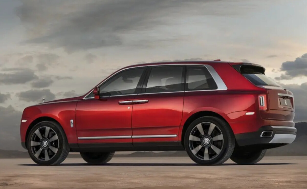 В продаже появился Rolls-Royce Cullinan в три раза дешевле средней рыночной стоимости