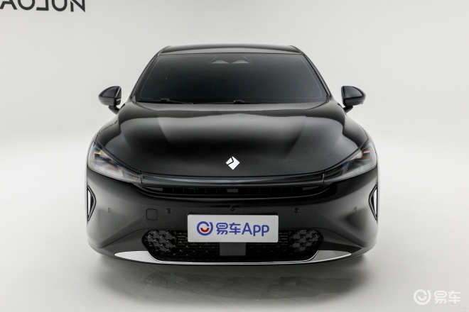 Седан Baojun Xiangjing будет показан на автосалоне в Шанхае: его цена составит от 1,48 млн рублей