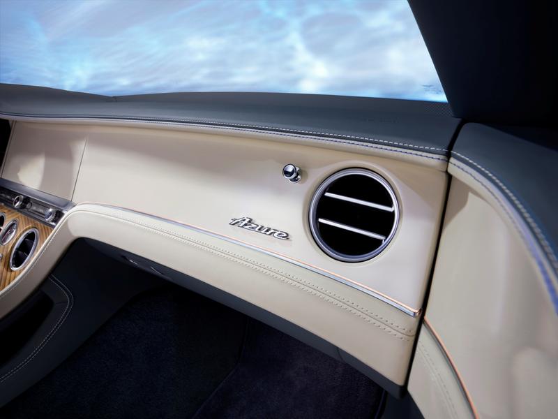 Bentley Flying Spur и Continental GT анонсированы в версии Azure: их покажут на автосалоне в Шанхае
