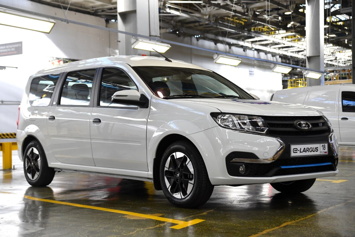 Электрический Lada e-Largus оказался не нужен россиянам: продан всего один экземпляр за квартал