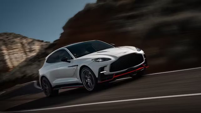 Aston Martin представил DBX S: 717-сильный флагман с магниевыми колесами