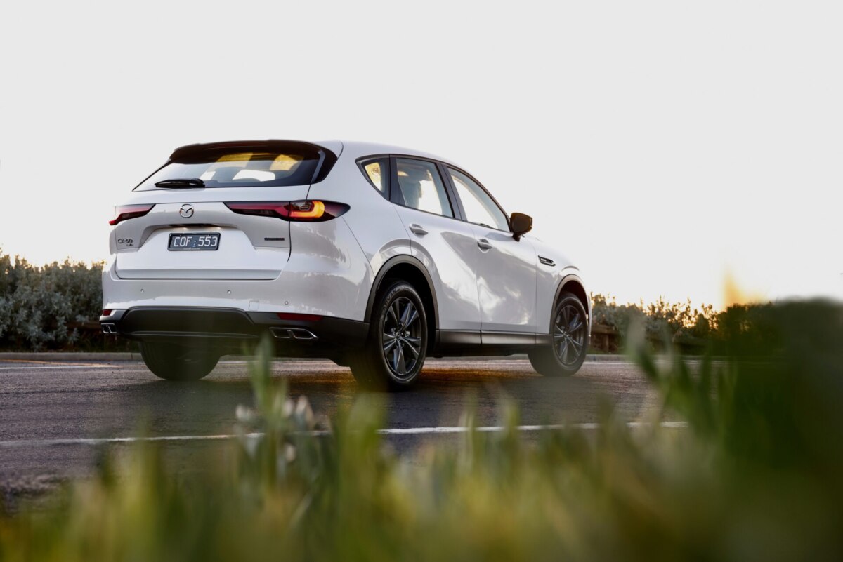 Выпущена обновленная Mazda CX-60: цены значительно упали, но характеристики улучшены
