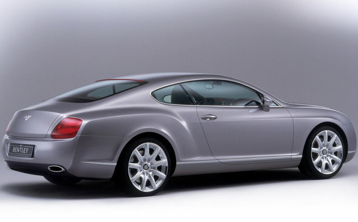 В Москве продают Bentley Continental GT по цене Lada Granta: премиум-купе доступно за 1,35 млн